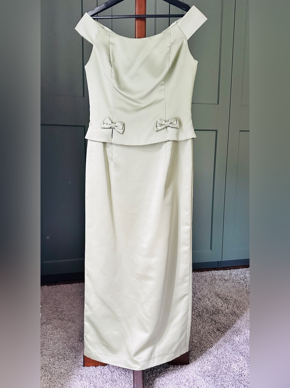 Jessica McClintock Vintage Pale Green Off‑Shoulder Satin Maxi Dress